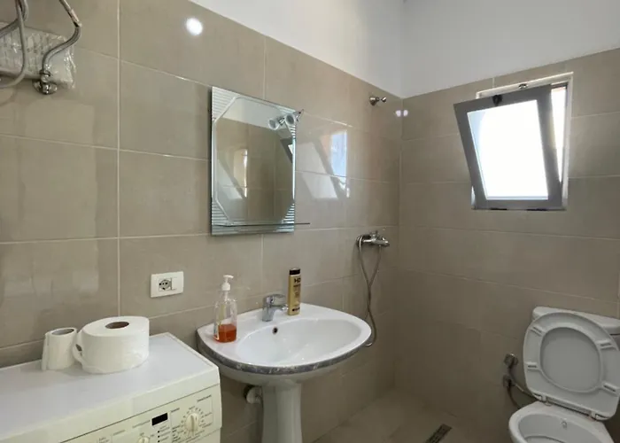 アパート 125 ティラナ