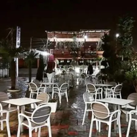 125 & Restaurant Lägenhet Tirana
