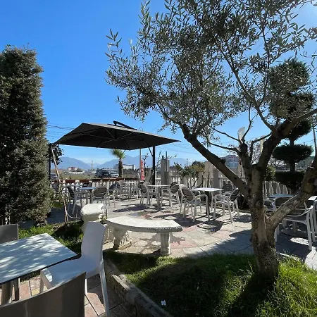 125 & Restaurant *