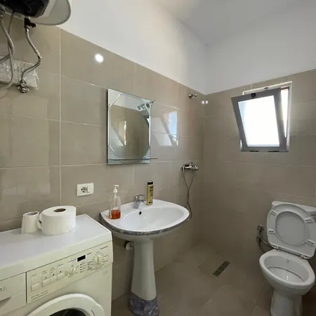 شقة 125 تيرانا