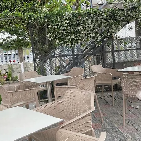 125 & Restaurant