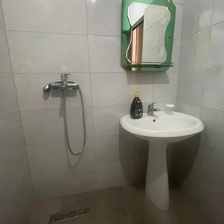 125 شقة تيرانا